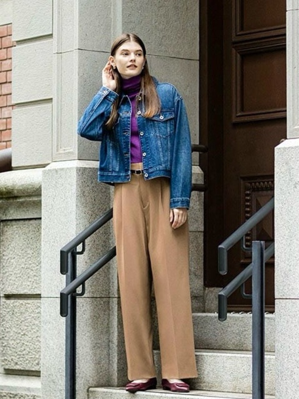 Uniqlo Pleated Wide Trousers in Tan